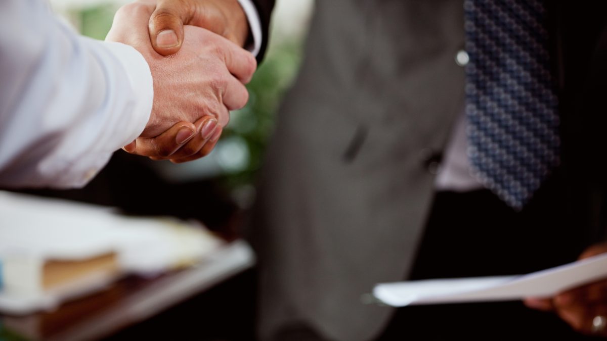 Thomas-Family-Law-Lawyer-Client-Handshake
